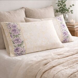 Pair Of VTG Croscill Chambord Purple Rose Border Standard Pillowcases Pair NWOT